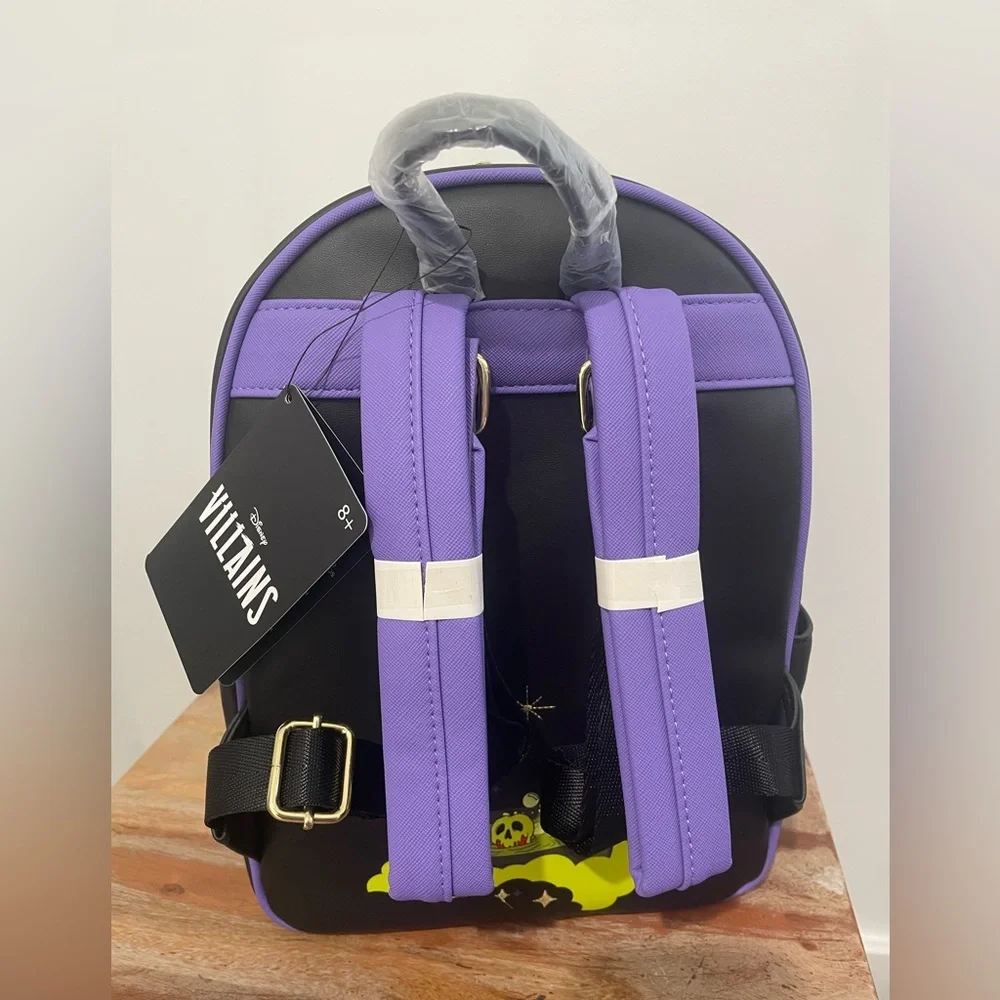 NWT Disney’s Snow White and the seven Dwarfs Evil Queen Backpack